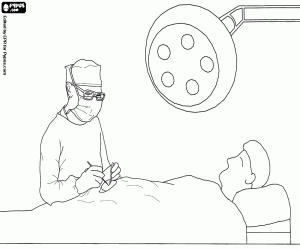 Colora Chirurgo preparati per operare su un paziente in sala operatoria