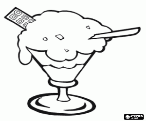 Colora Coppa con gelato, crema e biscotti