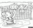 Holly Hobbie e amici, due ragazze giocare a pallavolo in piscina