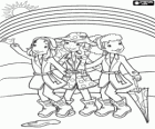 Holly Hobbie e le sue amiche camminare con impermeabili e stivali di gomma sotto l'arcobaleno dopo la pioggia