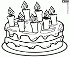La torta di compleanno di sette candele