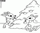 Le renne Rudolph e Clarice decorano l'albero di Natale
