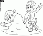 I bambini che giocano nella neve, palle di neve