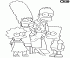 Un ritratto di famiglia dei Simpson. Tutta la famiglia Simpson. Il padre Homer, la madre Madge e tre figli Bart, Lisa e Maggie