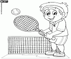 Gli sport individuali come il tennis sono anche interessanti per i bambini. In questa pagina da colorare vediamo un bambino con la racchetta da tennis accanto alla rete presso il campo da tennis