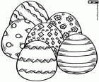Sei uova di Pasqua con diverse decorazioni geometriche